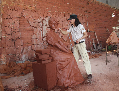 泥雕塑制作