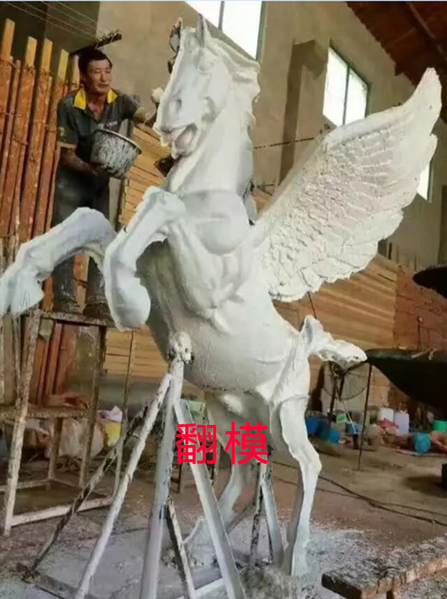 ģ
