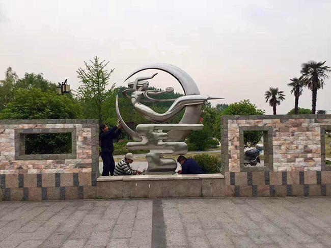 南京不锈钢雕塑《奔月》