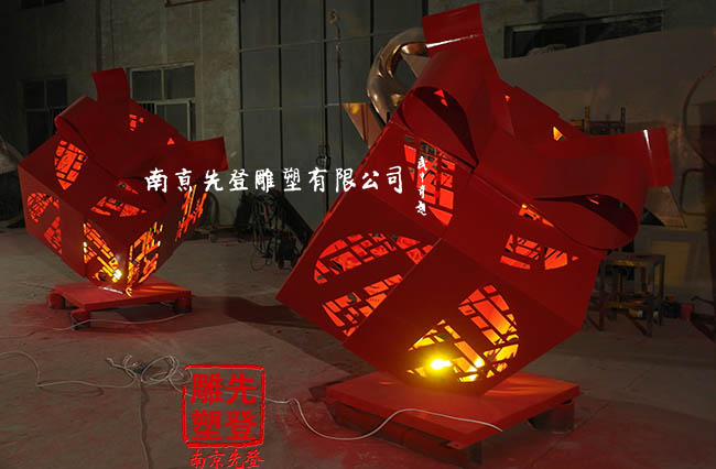 不锈钢灯光雕塑镂空灯光雕塑江苏苏州万达广场